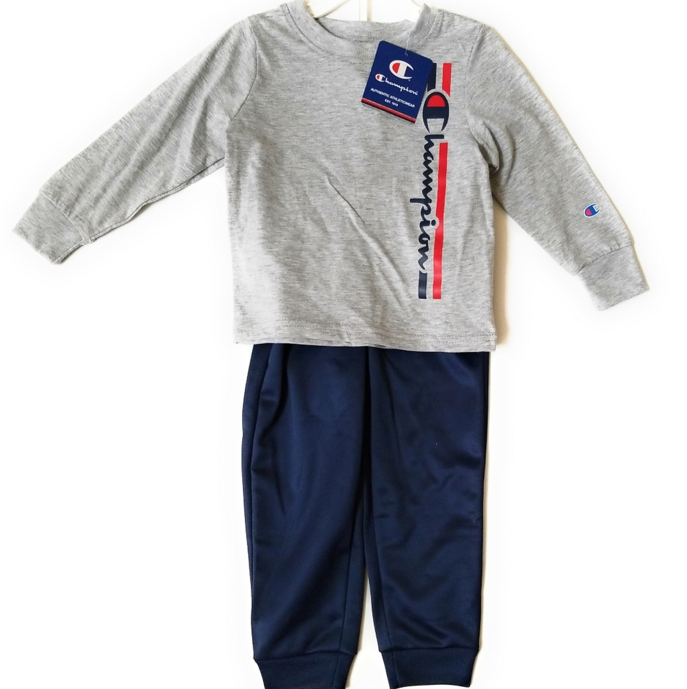Champion Longsleeve Sweatpant Outfit